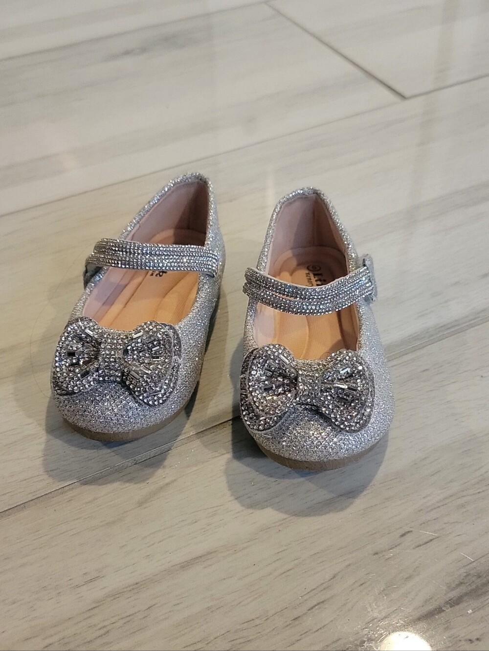 Link Girls Silver Glitter Bow Mary Jane Dress Shoes